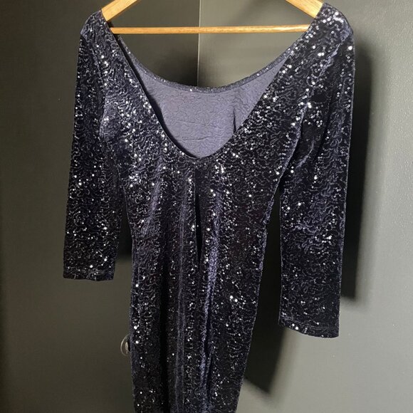 Holiday Velvet & Sequin Cocktail Dresses - Picture 7 of 7